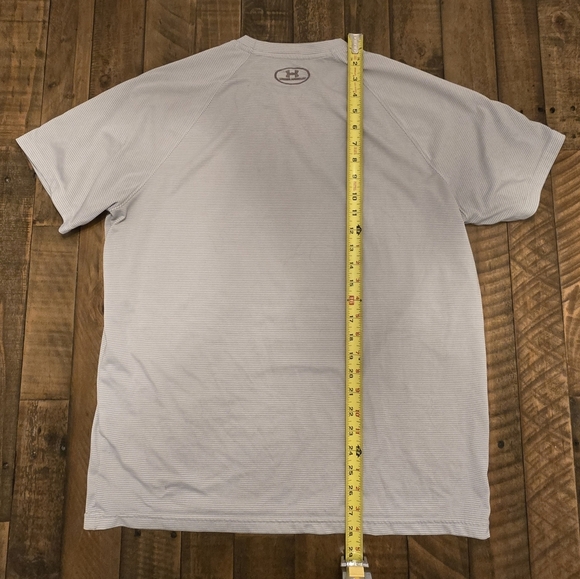 Under Armour Men's Gray Performance Shirt - Picture 3 of 5